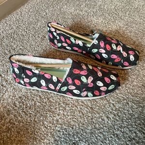 NWT Toms- lights GLOW IN THE DARK, faux fur, size 8
